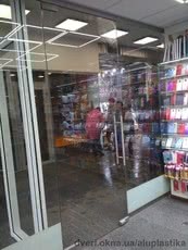 Стеклянные двери